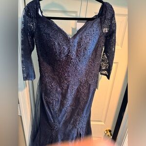 Dark Navy Blue lace Gown zipper back never worn  built in bra